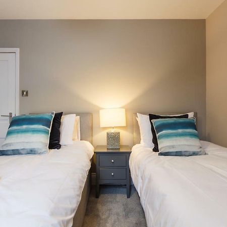 شقة Stylish Town Centre House - 300Mbps, Parking & Sunny Decking بورنماوث المظهر الخارجي الصورة