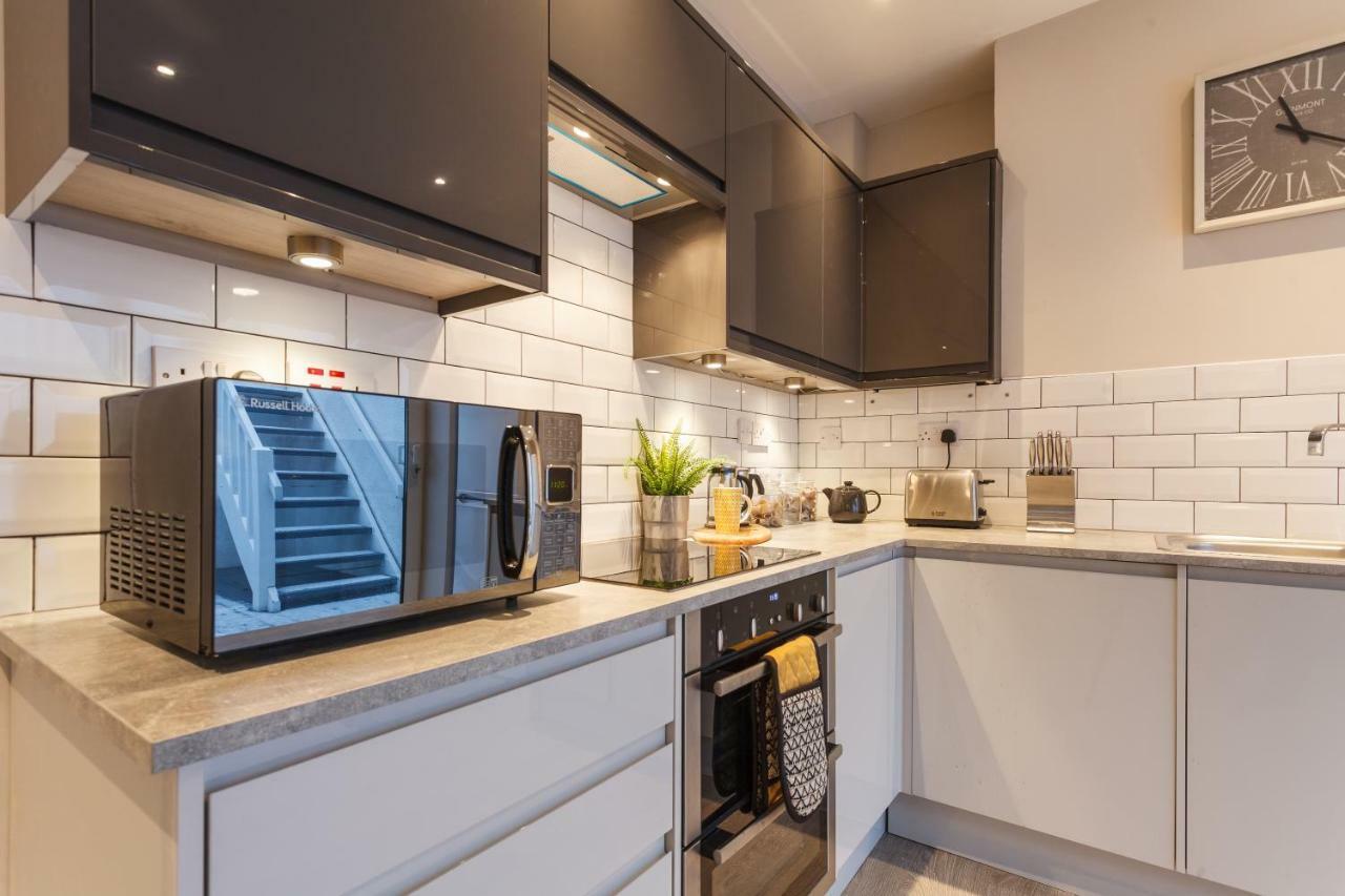 شقة Stylish Town Centre House - 300Mbps, Parking & Sunny Decking بورنماوث المظهر الخارجي الصورة